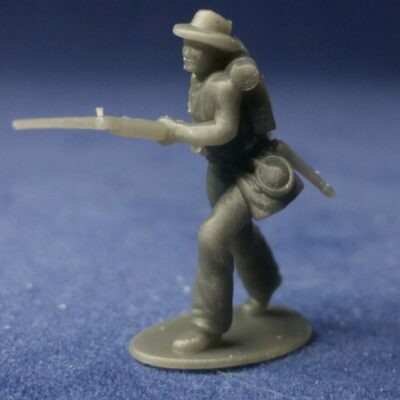 Confederate soldier advancing in hat w